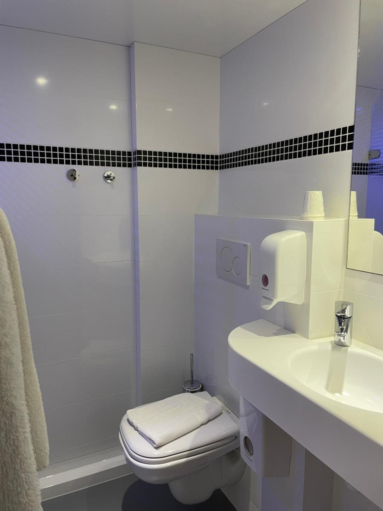 Brit Hotel Марвежоль Номер фото